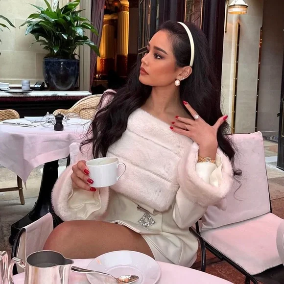 Sierra Darien Luxe ivory white faux fur matching 2 piece mini skirt & blazer set - Picture 12 of 13